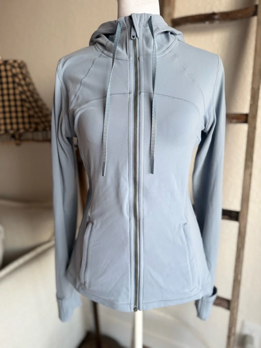 lululemon athletica sleek fitted